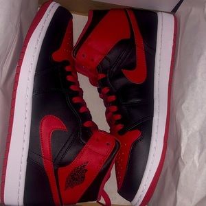 Air Jordan 1 Mid, from Nike, size 8.5 Red, Black and White
